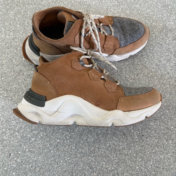 Sorel Women's Kinetic RNEGD Caribou Boot size 8 - Picture 2 of 5